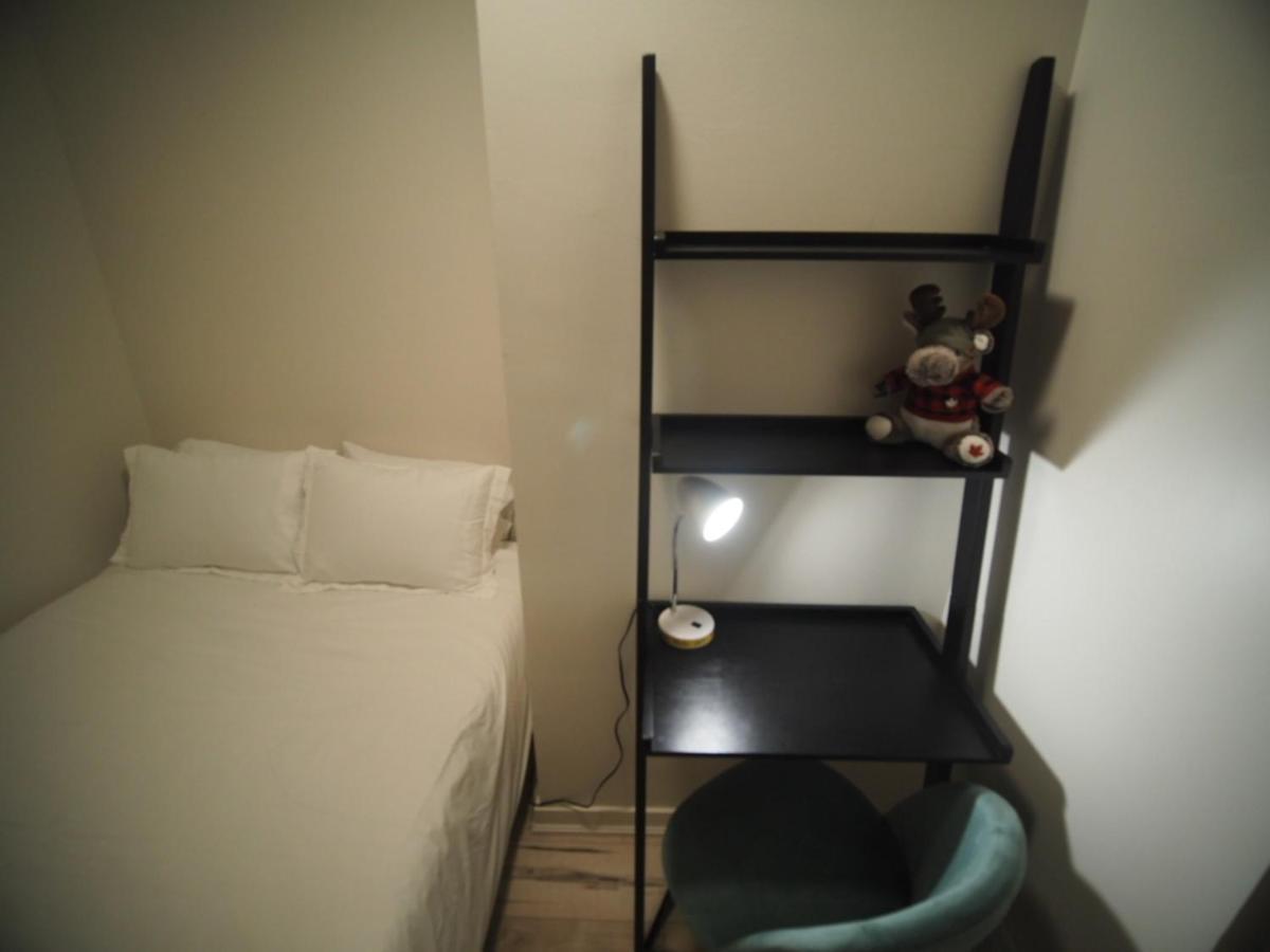 Cozy 1 Bedroom Centrally Located Hamilton Exterior foto